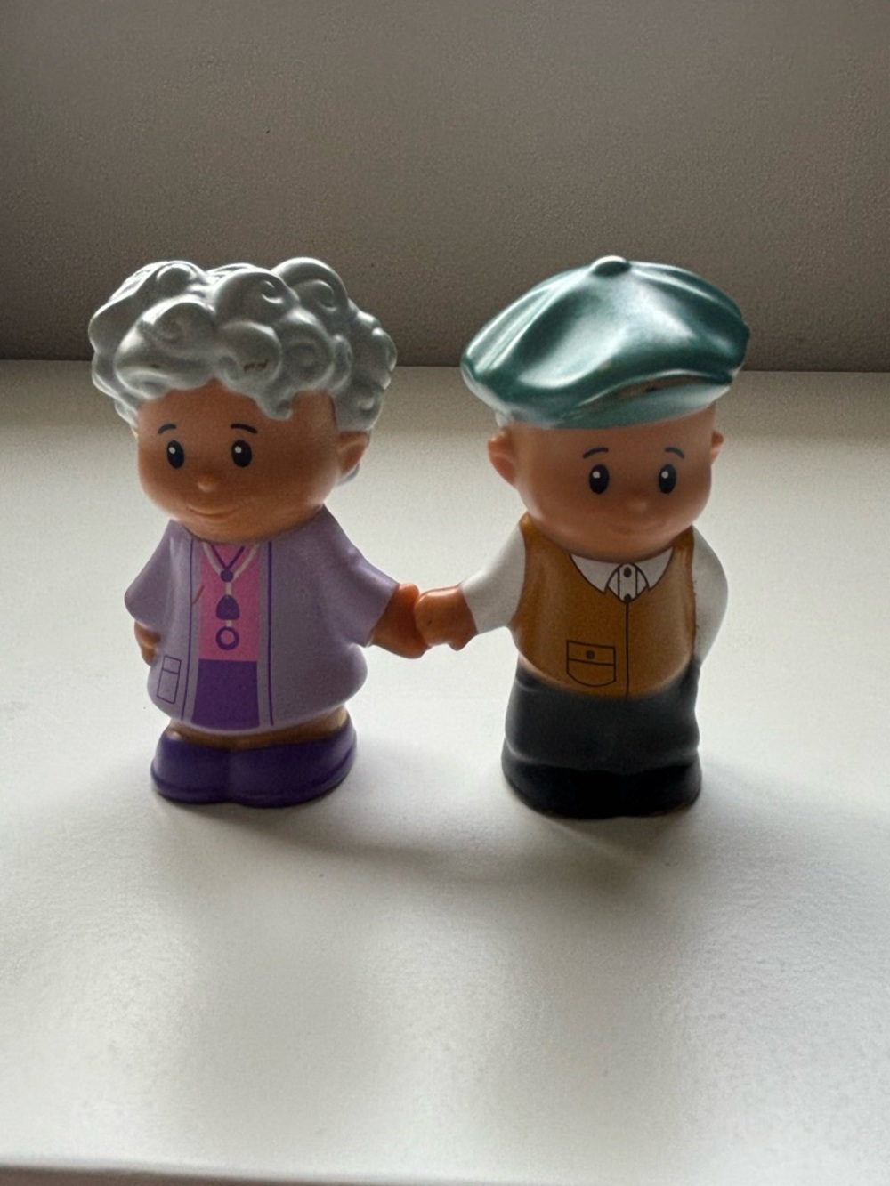 Little people grandparents